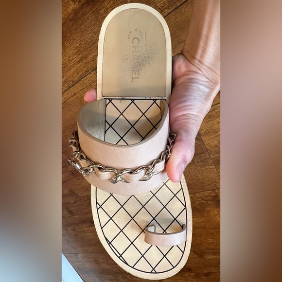 ⚠️⚠️clearance⚠️⚠️Chanel co chain nude sandals 37.5C - Picture 10 of 14